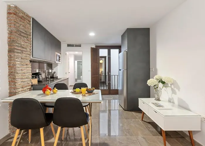 Home4u Nuevo Centro Granada-Puerta Real-San Isidro