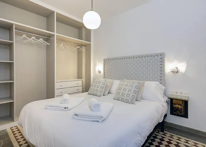 Home4u Nuevo Centro Granada-Puerta Real-San Isidro